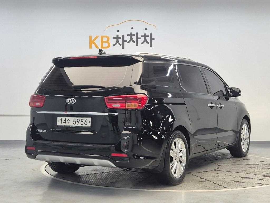 KIA Carnival - Vista 3