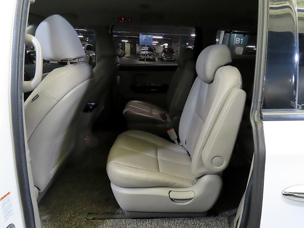 KIA Carnival - Vista 7