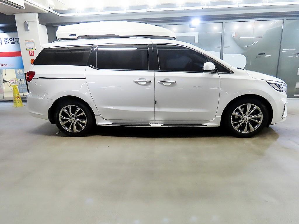 KIA Carnival - Vista 3