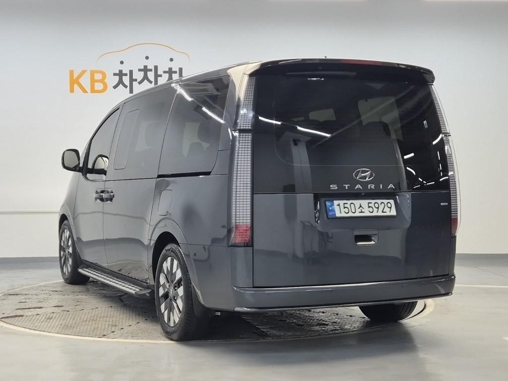 HYUNDAI Staria - Vista 2