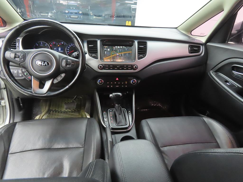 KIA Carens - Vista 7