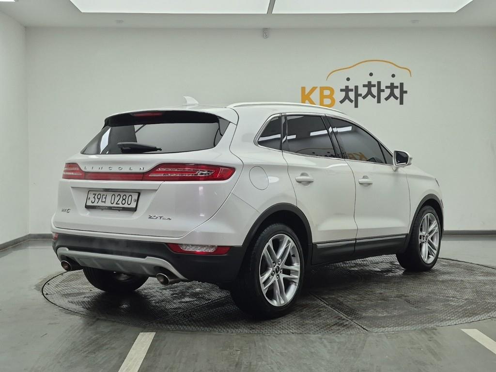 Lincoln MKC - Vista 4