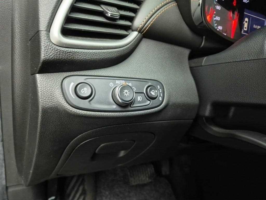 Chevrolet Trax 2017 Gris - Importación desde Corea - HF Imports Iquique - Foto 17