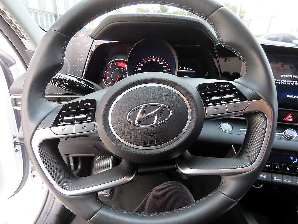 HYUNDAI Avante - Vista 8