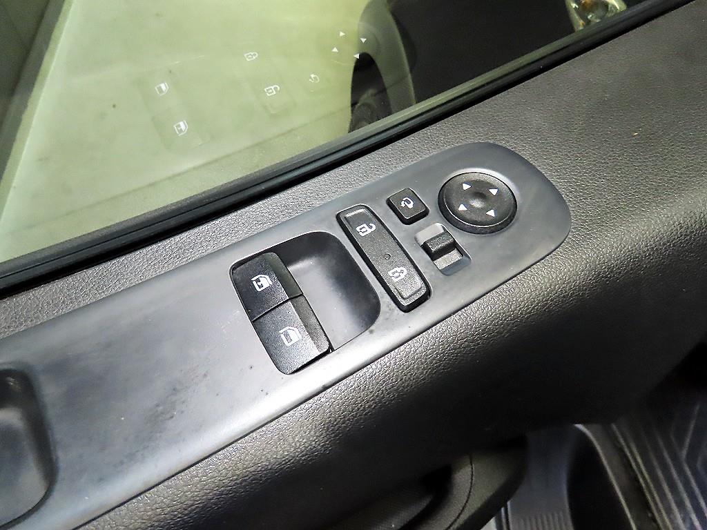 HYUNDAI Staria - Vista 11