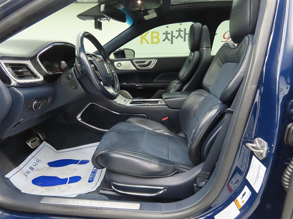 Lincoln Continental - Vista 5