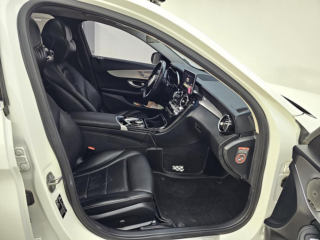 Mercedes Benz C Class - Vista 11