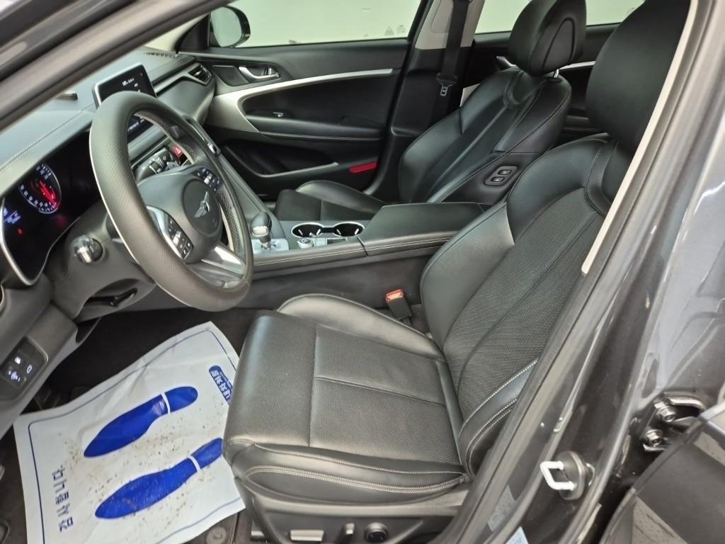 Genesis G70 - Vista 11