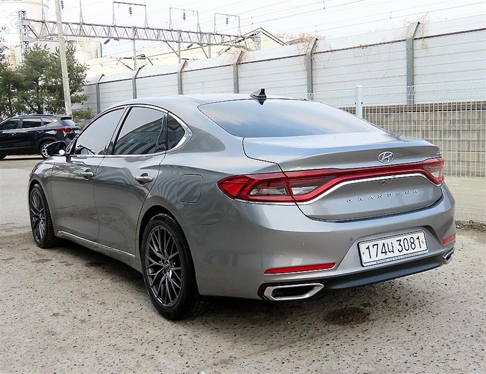 HYUNDAI Grandeur - Vista 3