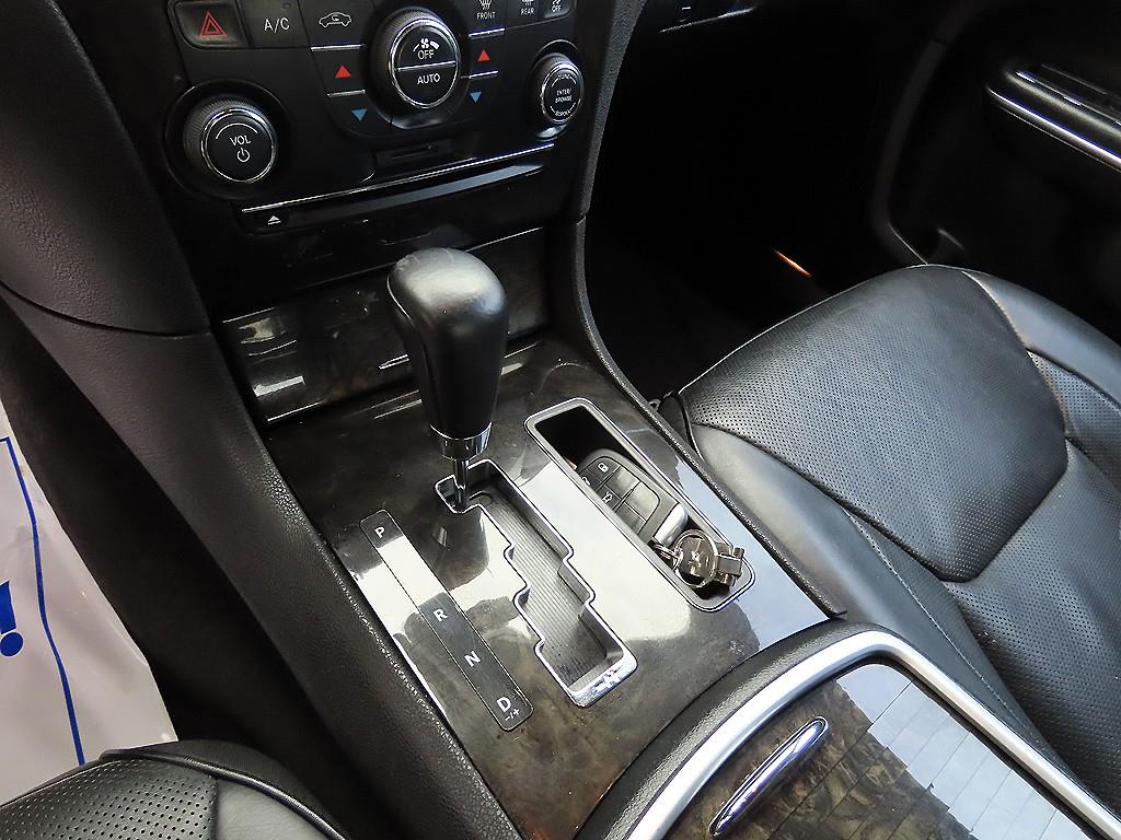 Chrysler 300C - Vista 10