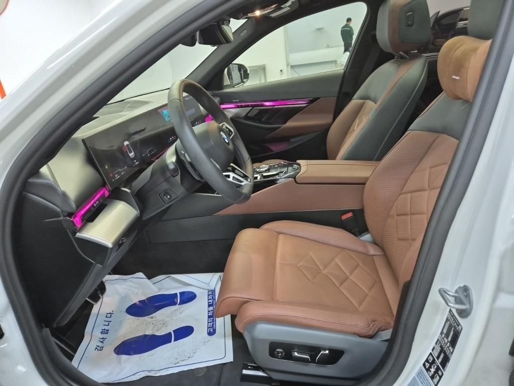 BMW 5 Series - Vista 11