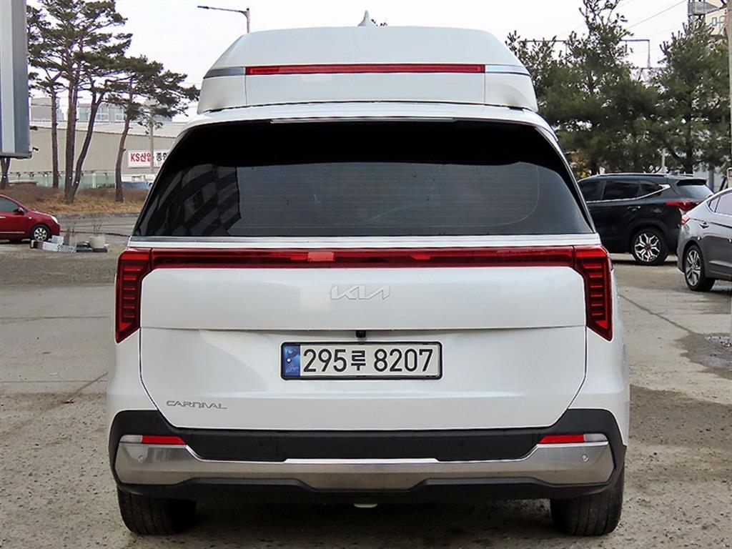KIA Carnival - Vista 4