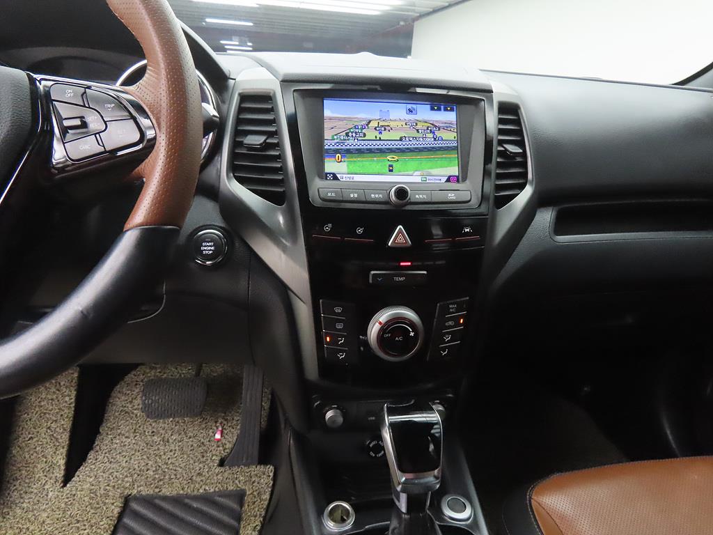 Ssangyong Tivoli - Vista 10