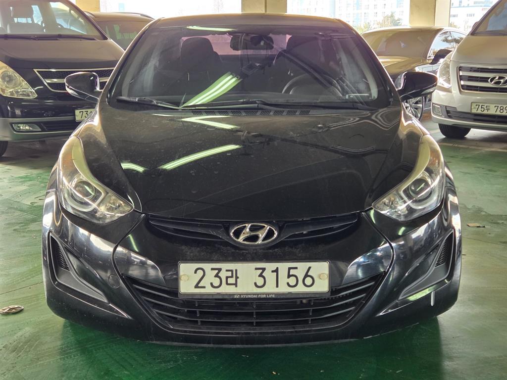 HYUNDAI Avante - Vista 2