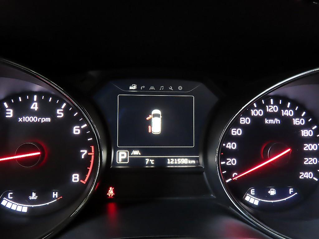 KIA Carnival - Vista 9