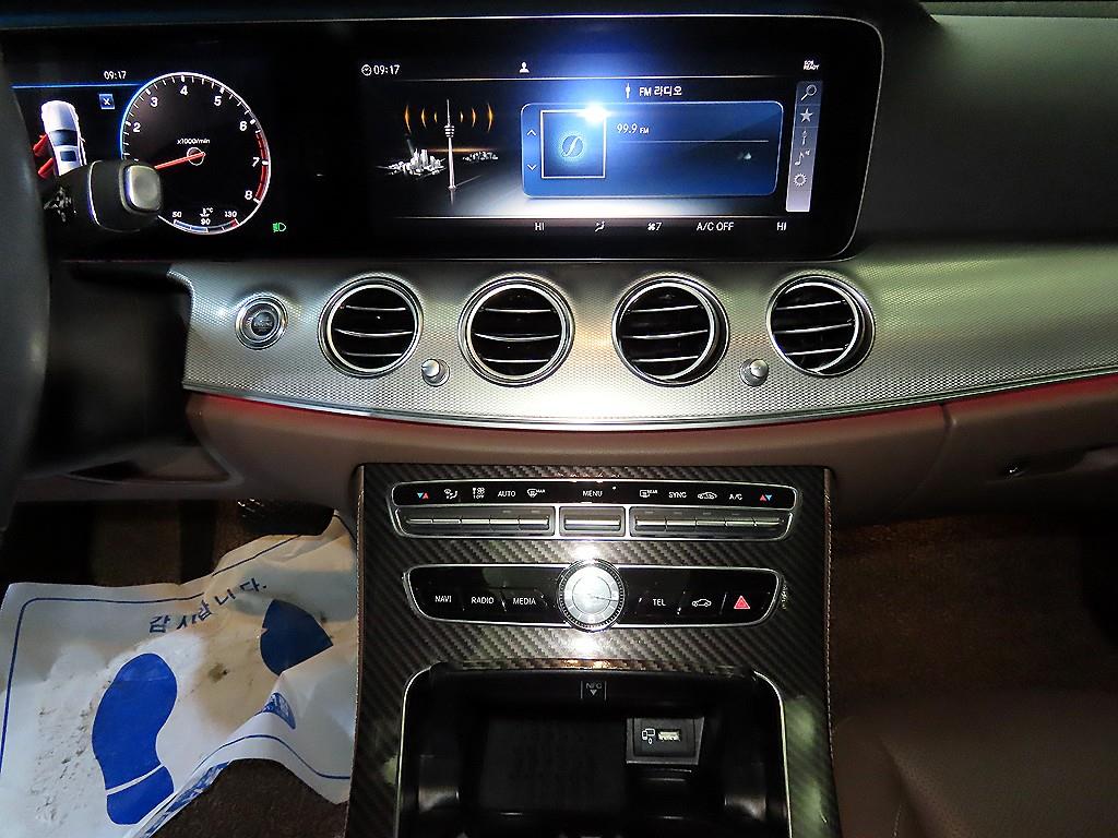 Mercedes Benz E class - Vista 11