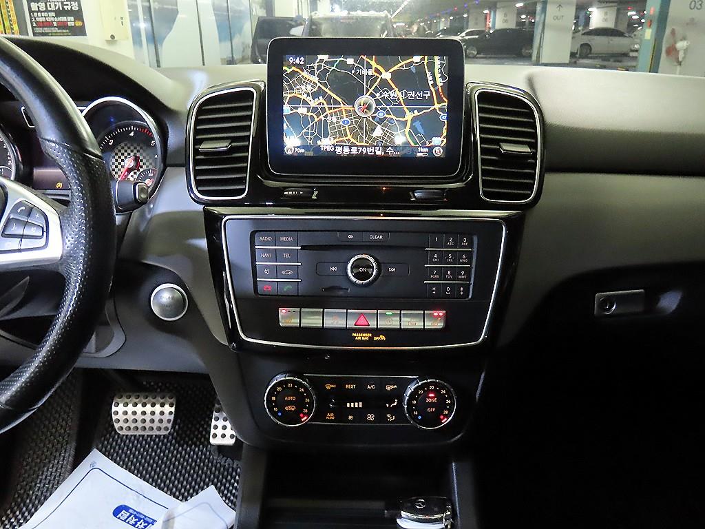 Mercedes Benz GLE Class - Vista 11