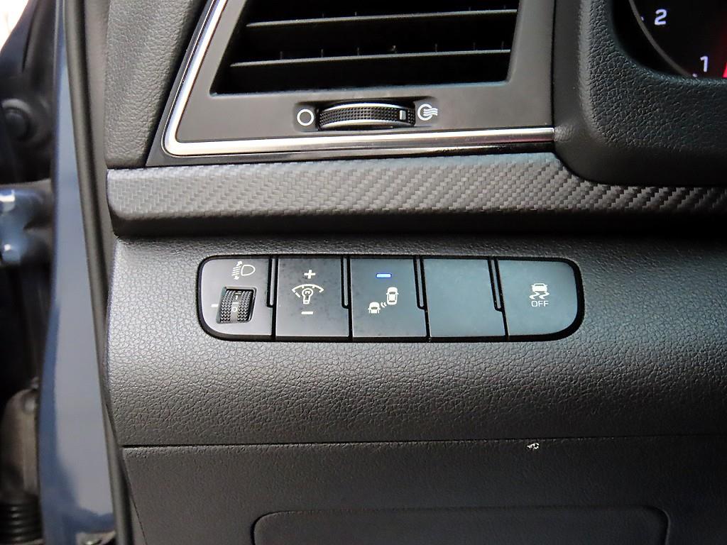 HYUNDAI Avante - Vista 12