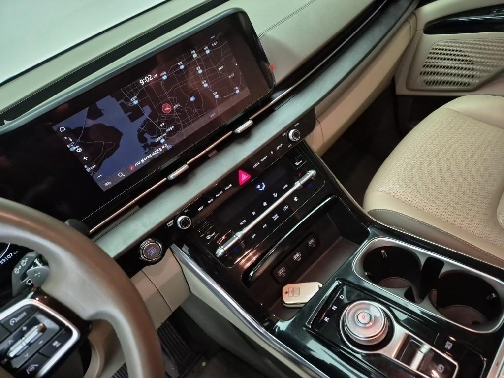 KIA Carnival - Vista 9