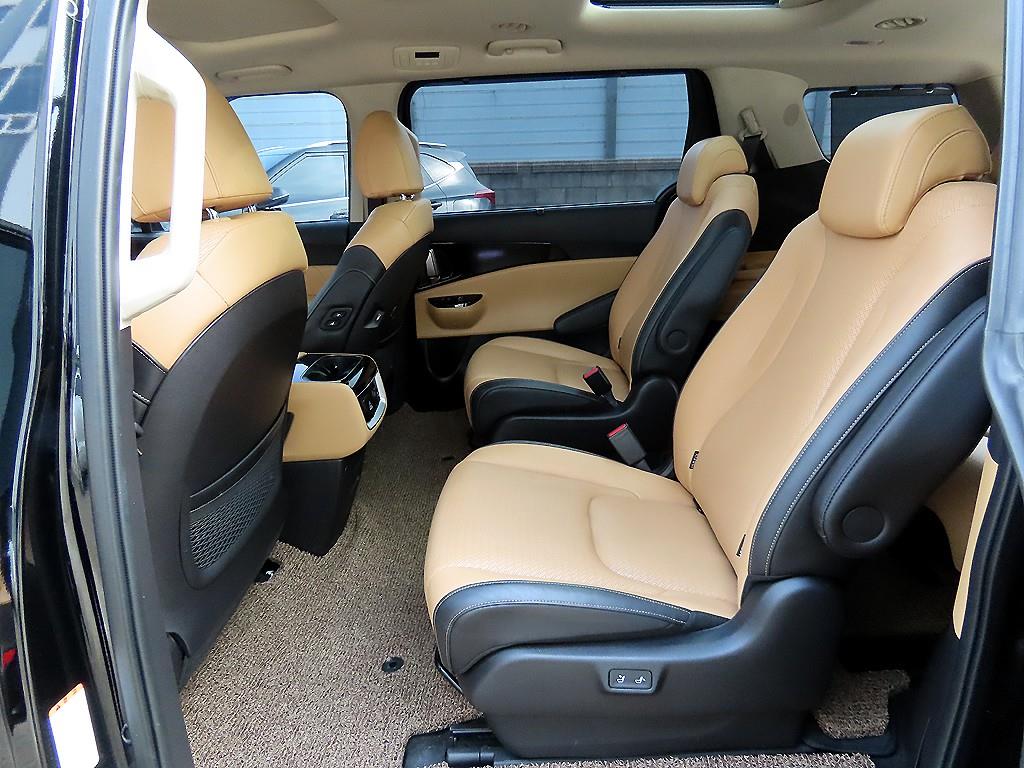 KIA Carnival - Vista 6