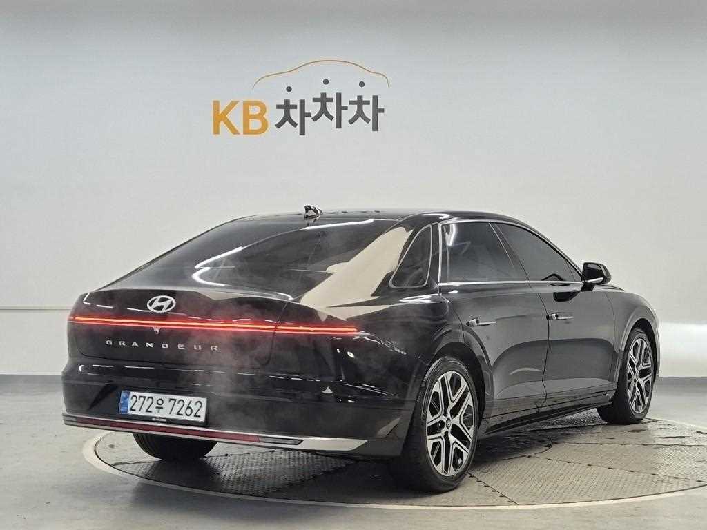 HYUNDAI Grandeur - Vista 3