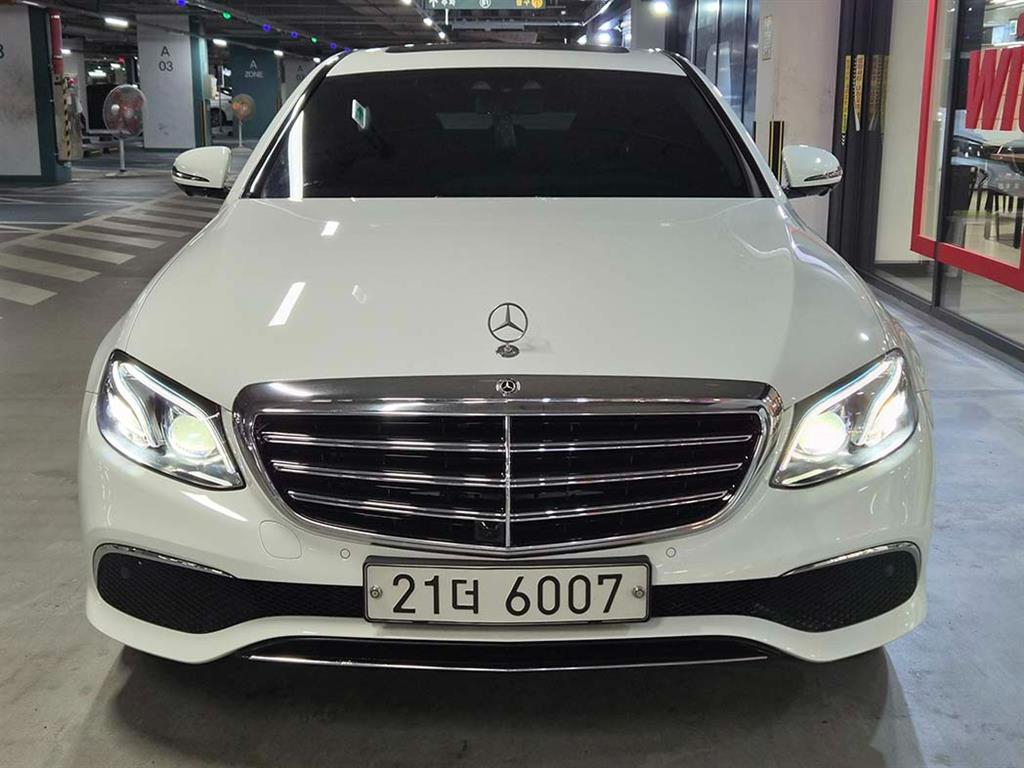 Mercedes Benz E class - Vista 2