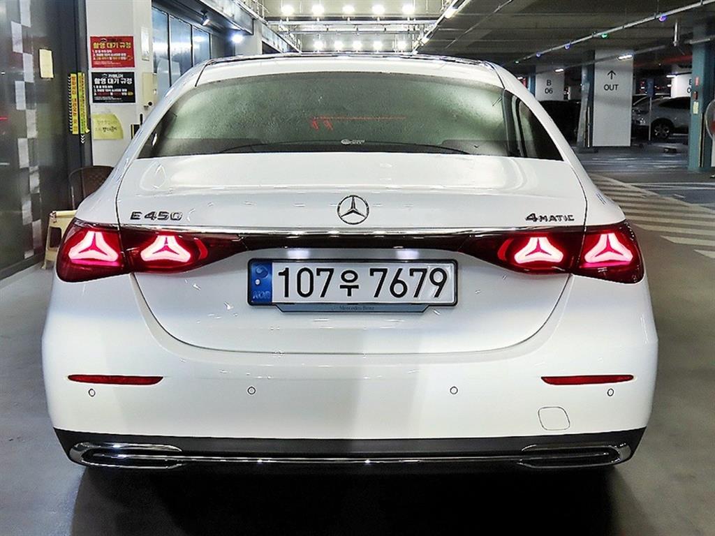 Mercedes Benz E class - Vista 5