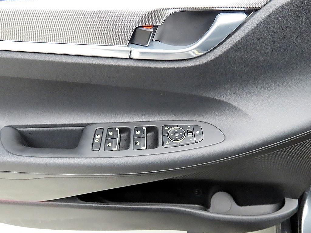 HYUNDAI Grandeur - Vista 11