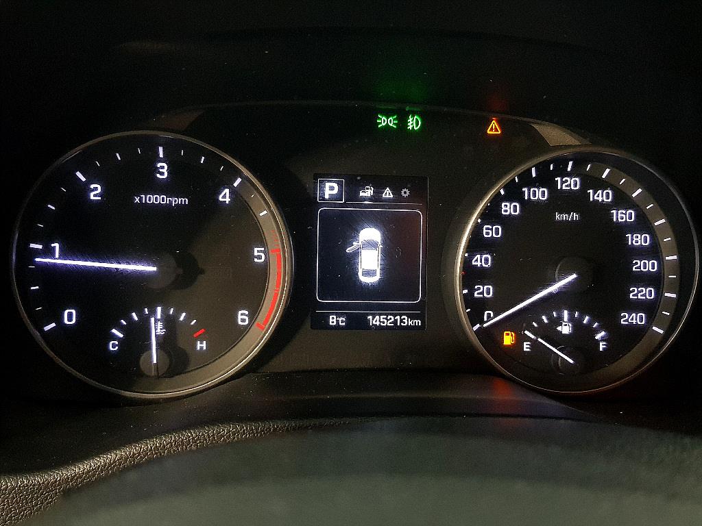 HYUNDAI Avante - Vista 7