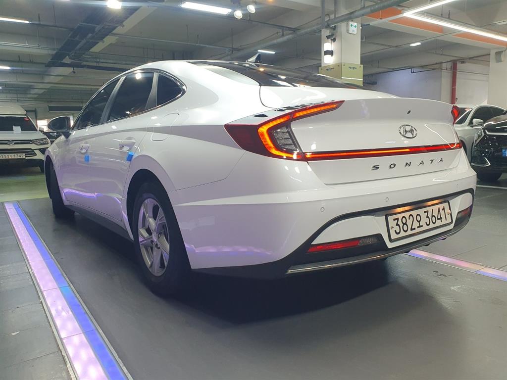 HYUNDAI Sonata - Vista 4