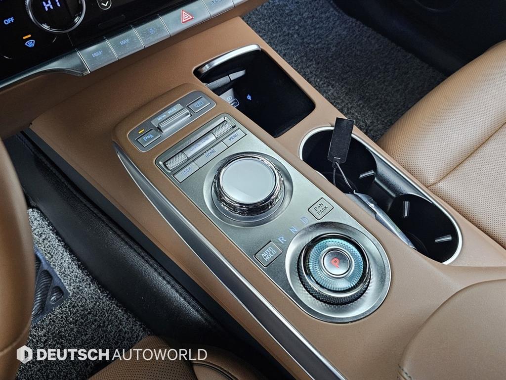 Genesis GV70 - Vista 9