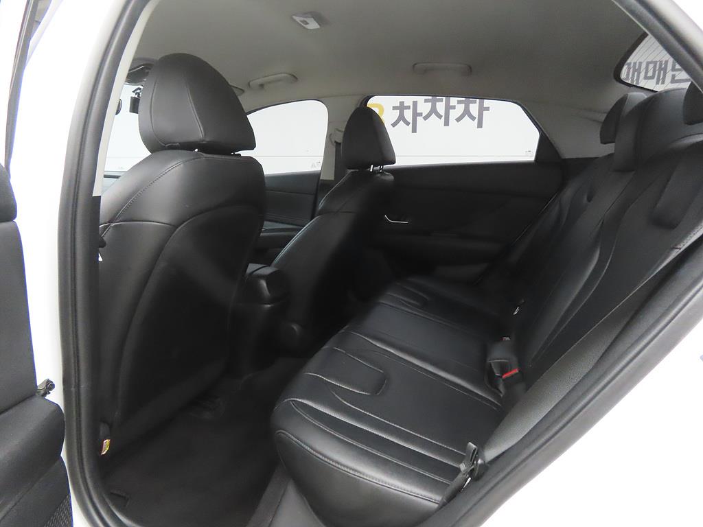 HYUNDAI Avante - Vista 6