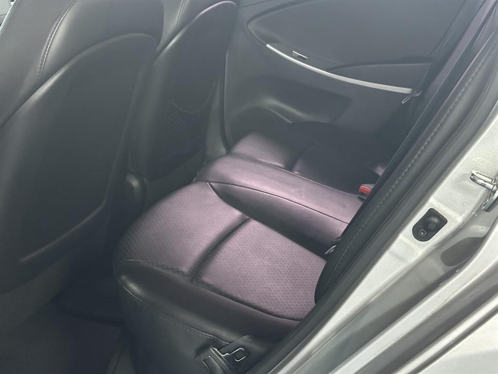 HYUNDAI Accent - Vista 7