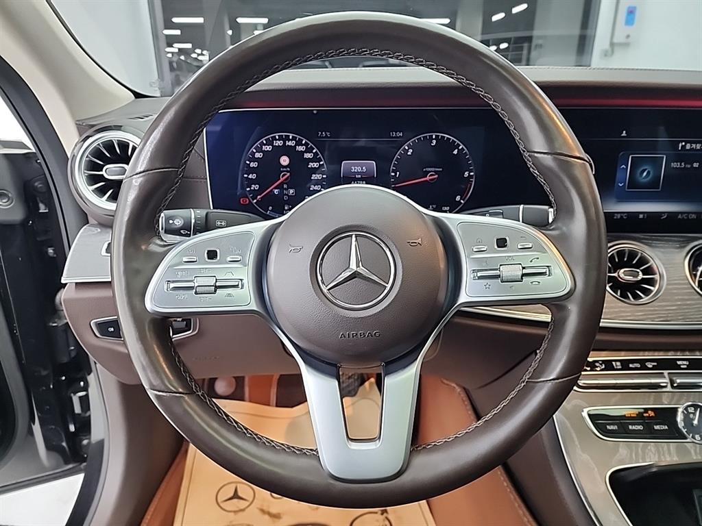 Mercedes Benz CLS Class - Vista 8