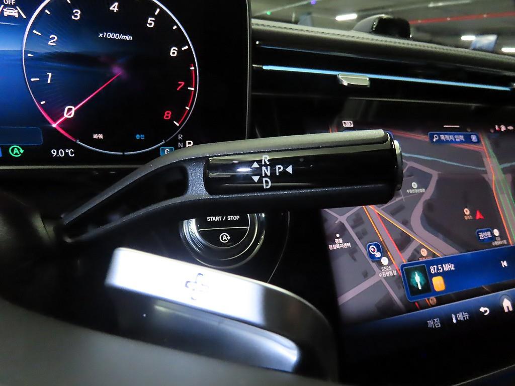 Mercedes Benz E class - Vista 12