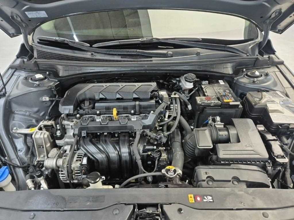 HYUNDAI Avante - Vista 5