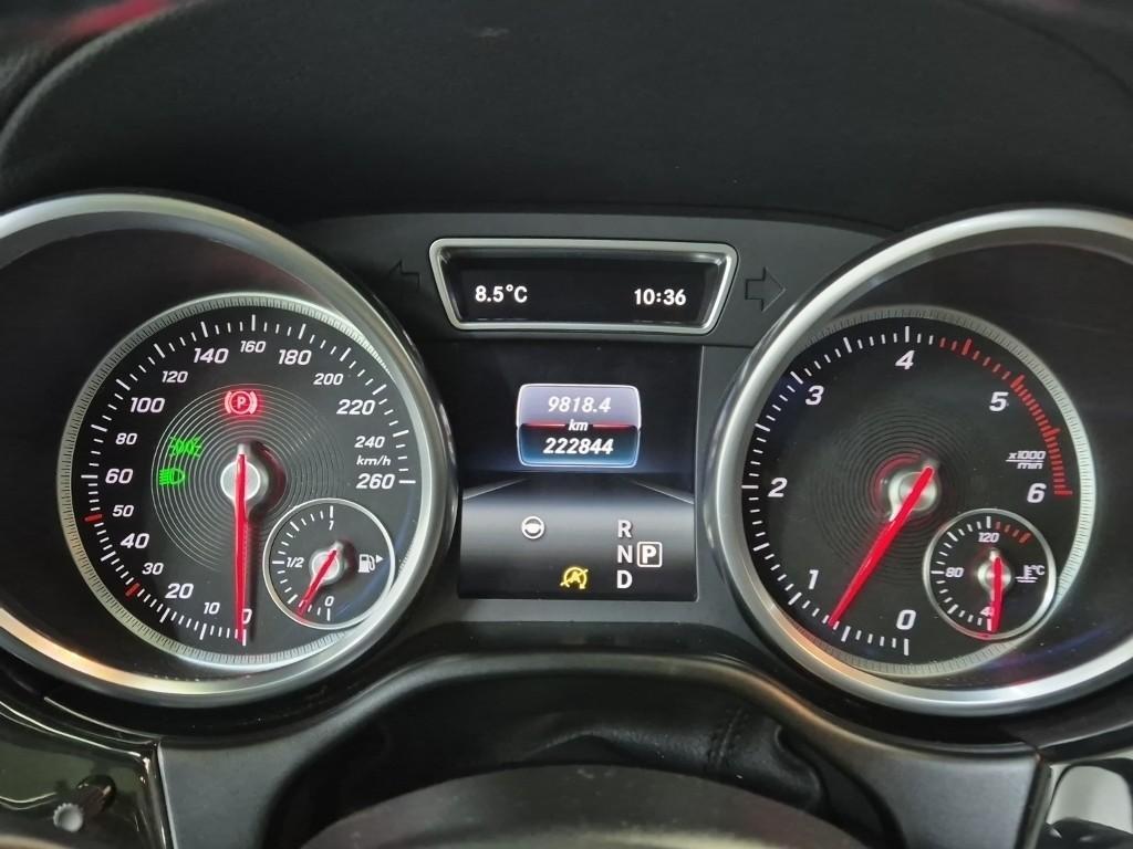 Mercedes Benz GLE Class - Vista 6