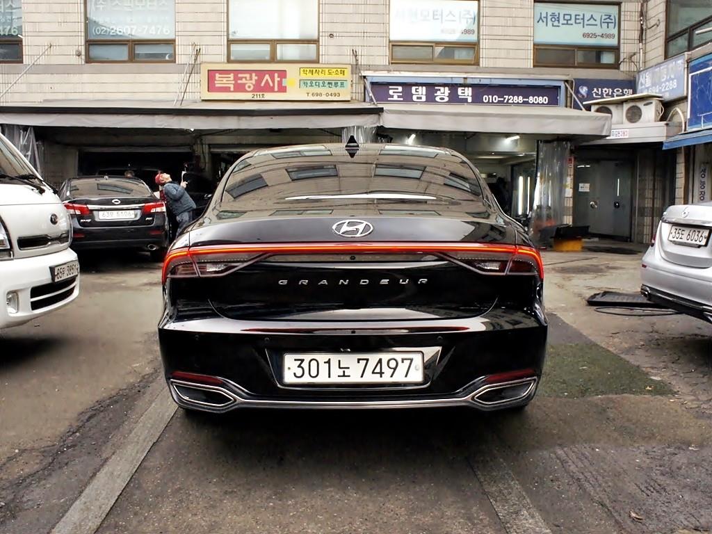 HYUNDAI Grandeur - Vista 5