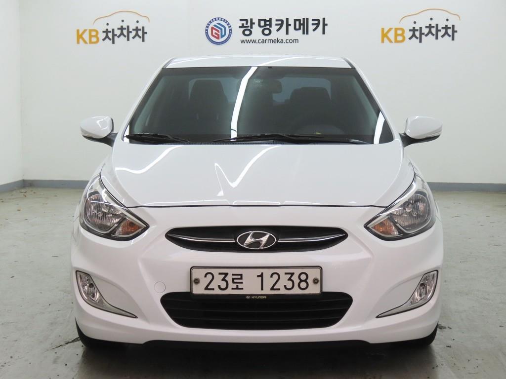 HYUNDAI Accent 2017 Blanco - Importación desde Corea - HF Imports Iquique - Foto 1