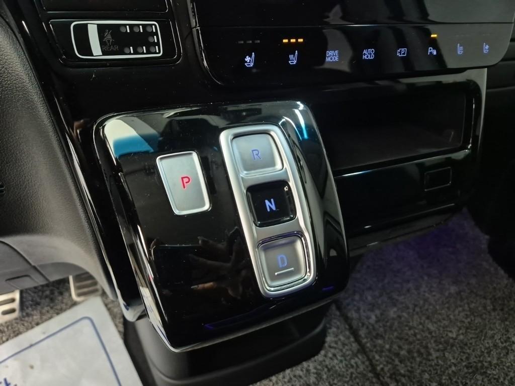 HYUNDAI Staria - Vista 8