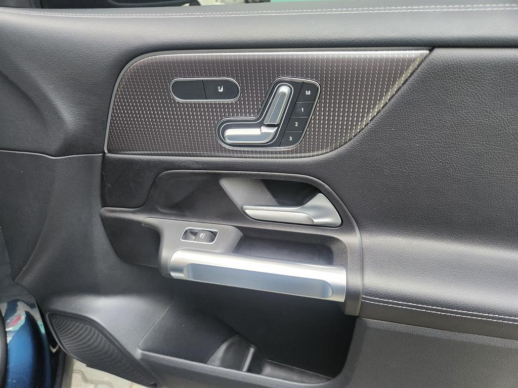 Mercedes Benz GLB Class 2023 Azul - Importación desde Corea - HF Imports Iquique - Foto 18