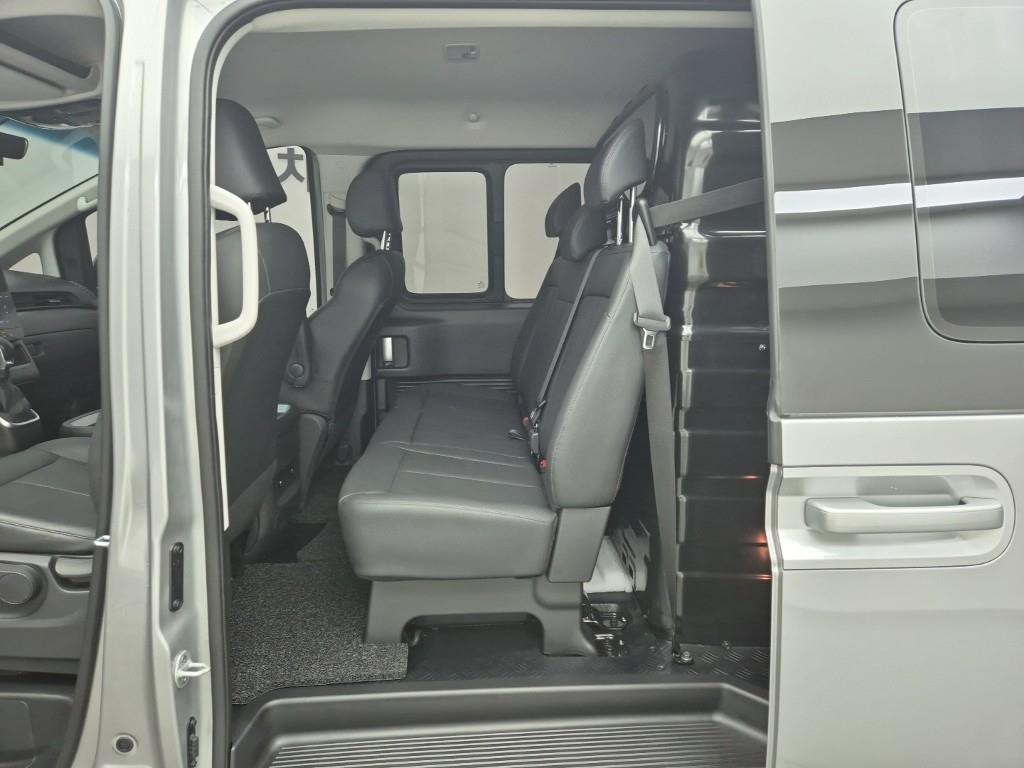 HYUNDAI Staria - Vista 12