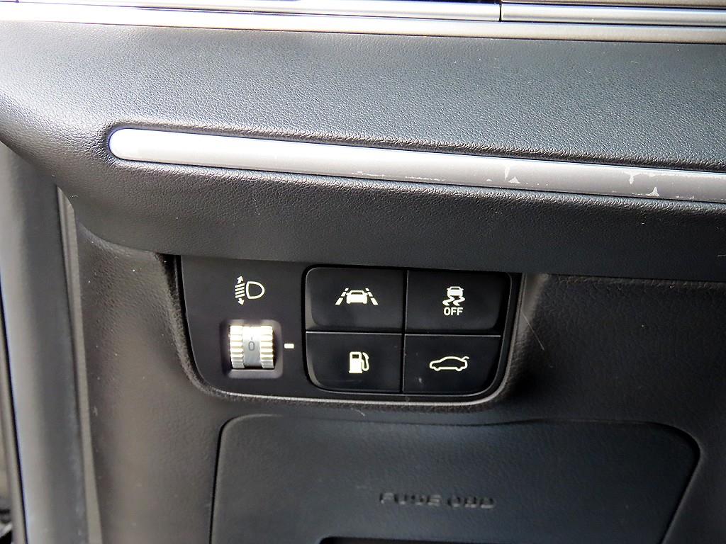 HYUNDAI Grandeur - Vista 12