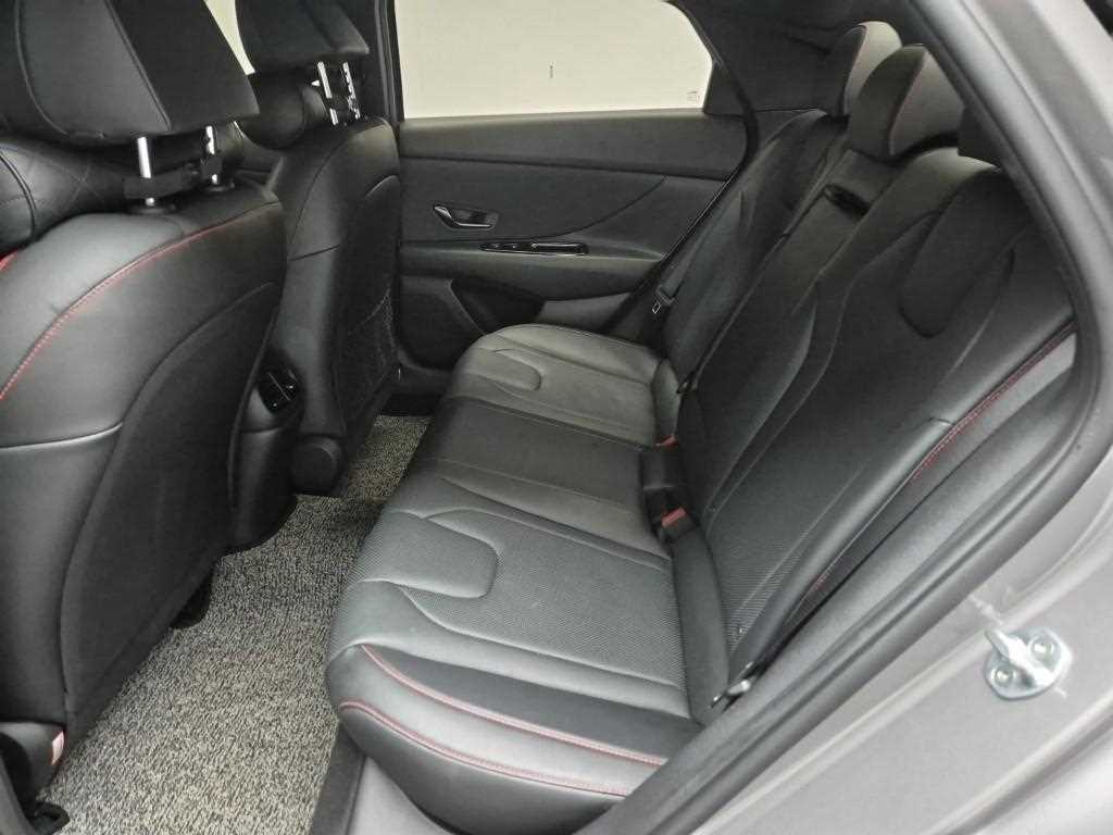 HYUNDAI Avante - Vista 12