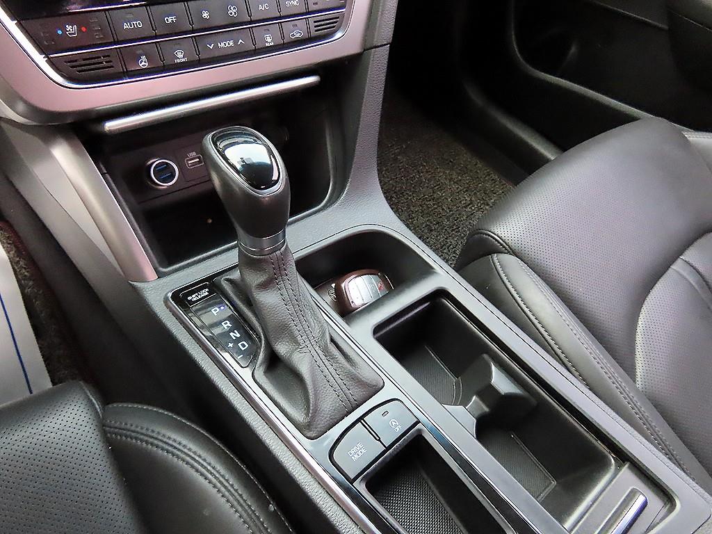 HYUNDAI Sonata - Vista 10