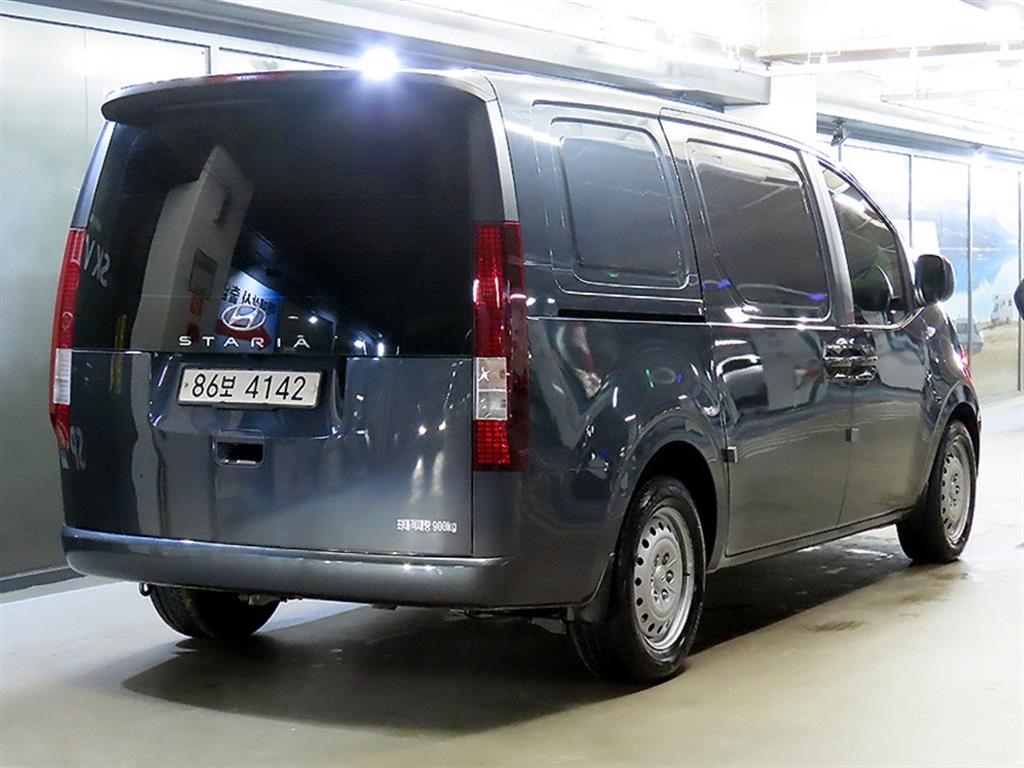 HYUNDAI Staria - Vista 4