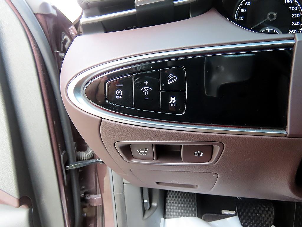 Genesis GV70 - Vista 12