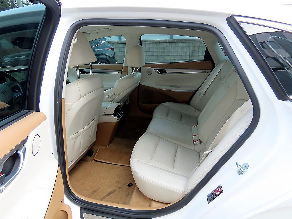 HYUNDAI Grandeur - Vista 6