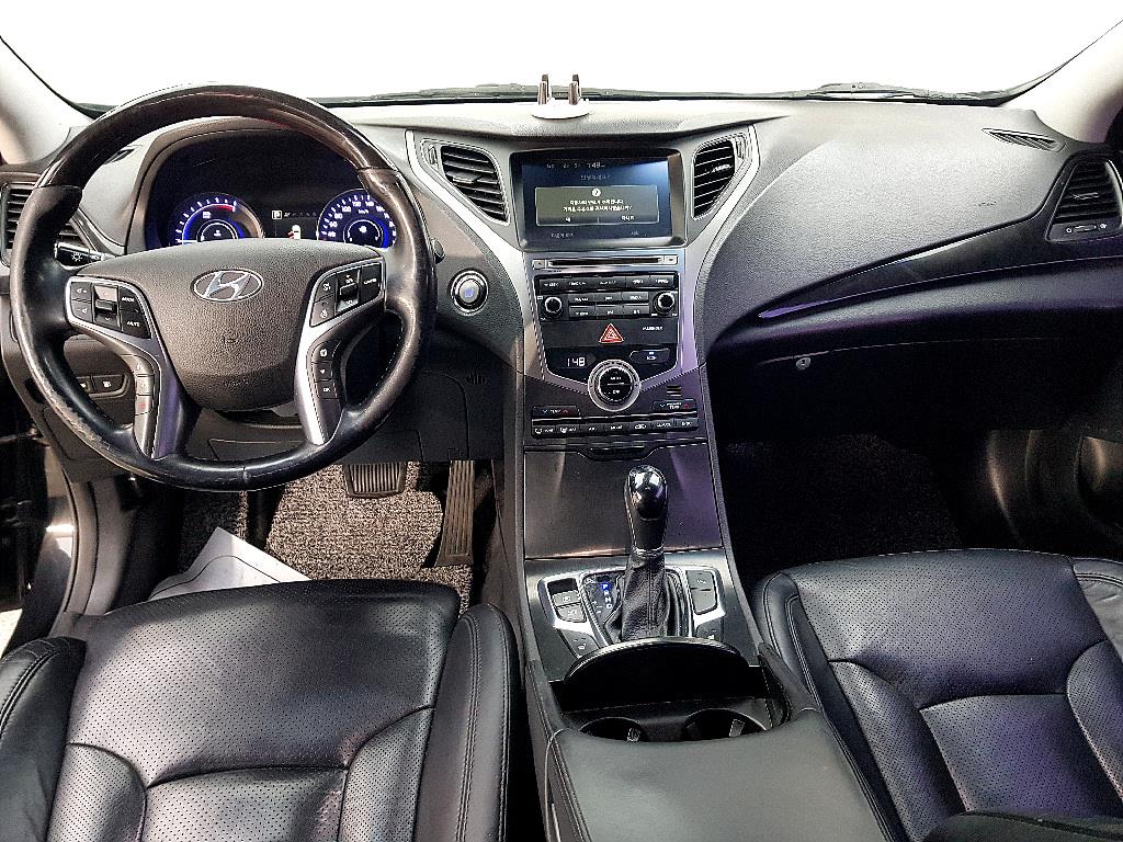 HYUNDAI Grandeur - Vista 5