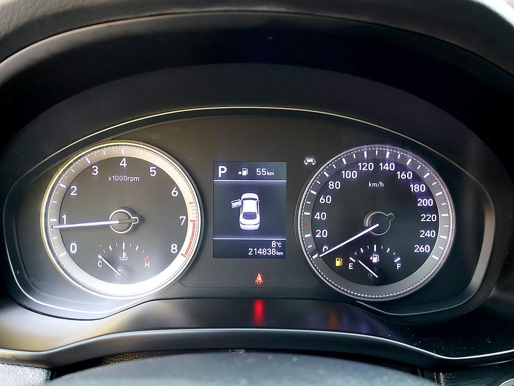 HYUNDAI Grandeur - Vista 11